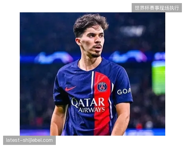 维蒂尼亚在中场的防守覆盖至关重要,高温下其抢断时机选择将影响全队 维蒂尼亚在中场的防守覆盖至关重要,高温下其抢断时机选择将影响全队